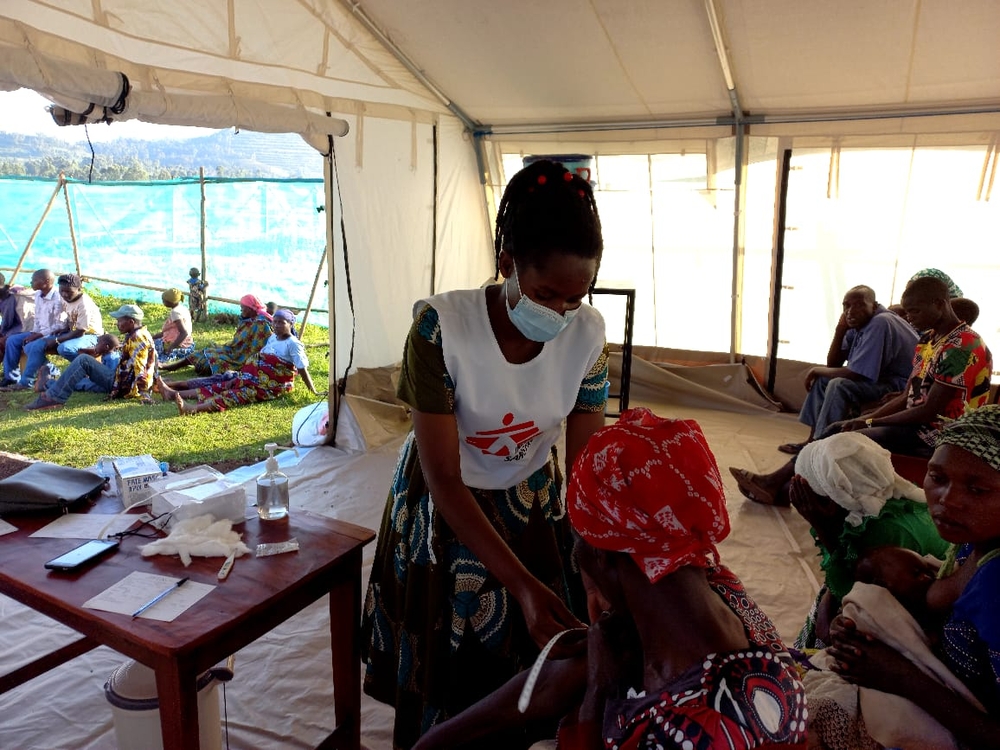 300 outpatient consultations are performed every day at the MSF clinic in Nyakabande holding camp
