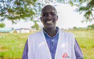 Profile photo of our South Sudanese colleague since 2019, Noon Makor Arop, who was bitten by a snake. After receiving treatment, he has been actively working as a Health Promotion and Community Engagement Supervisor in Abyei.