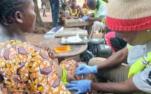 Children being vaccinated to prevent measles and meningitis, together with other antigens, during an EURECA intervention in Kabo, CAR.