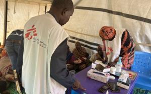 Medical consultation and patient follow-up in the mobile clinic