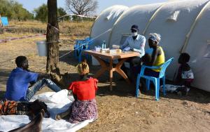 MSF team set-up a mobile clinic in Riang, Jonglei state.