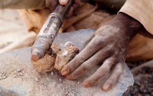 Stone crushing at Bagega gold processing site, Zamfara state, Nigeria. A pilot program to introduce safer mining practices in Nigerian gold mining communities has reduced blood lead levels by 32% [Photo: Olga Overbeek ] 