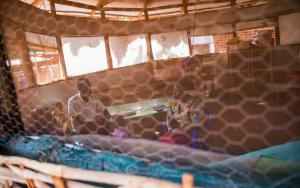 Mental health consultation in the MSF hospital in Nduta refugee camp, Tanzania. [© MSF/Pierre-Yves Bernard]
