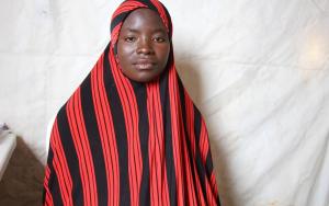 Twenty-year-old Mamma Mohammed was threatened, locked up and forced into marriage by members of an armed group. Pregnant, she finally escaped to the town of Pulka, in northeastern Nigeria’s Borno state, where she is staying in a camp for displaced people.