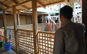 Metun (name changed on request) is a Rohingya refugee in the Kutupalong-Balukhali megacamp in Cox’s Bazar, Bangladesh [ © Dalila Mahdawi/MSF ] 