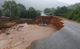 A road in Zimbabwe has been partly washed away following devastation caused by Cyclone Idai, 15 March 2019.