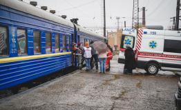 MSF’s first medical referral train arrives in Lviv on Friday 01 April 2022.