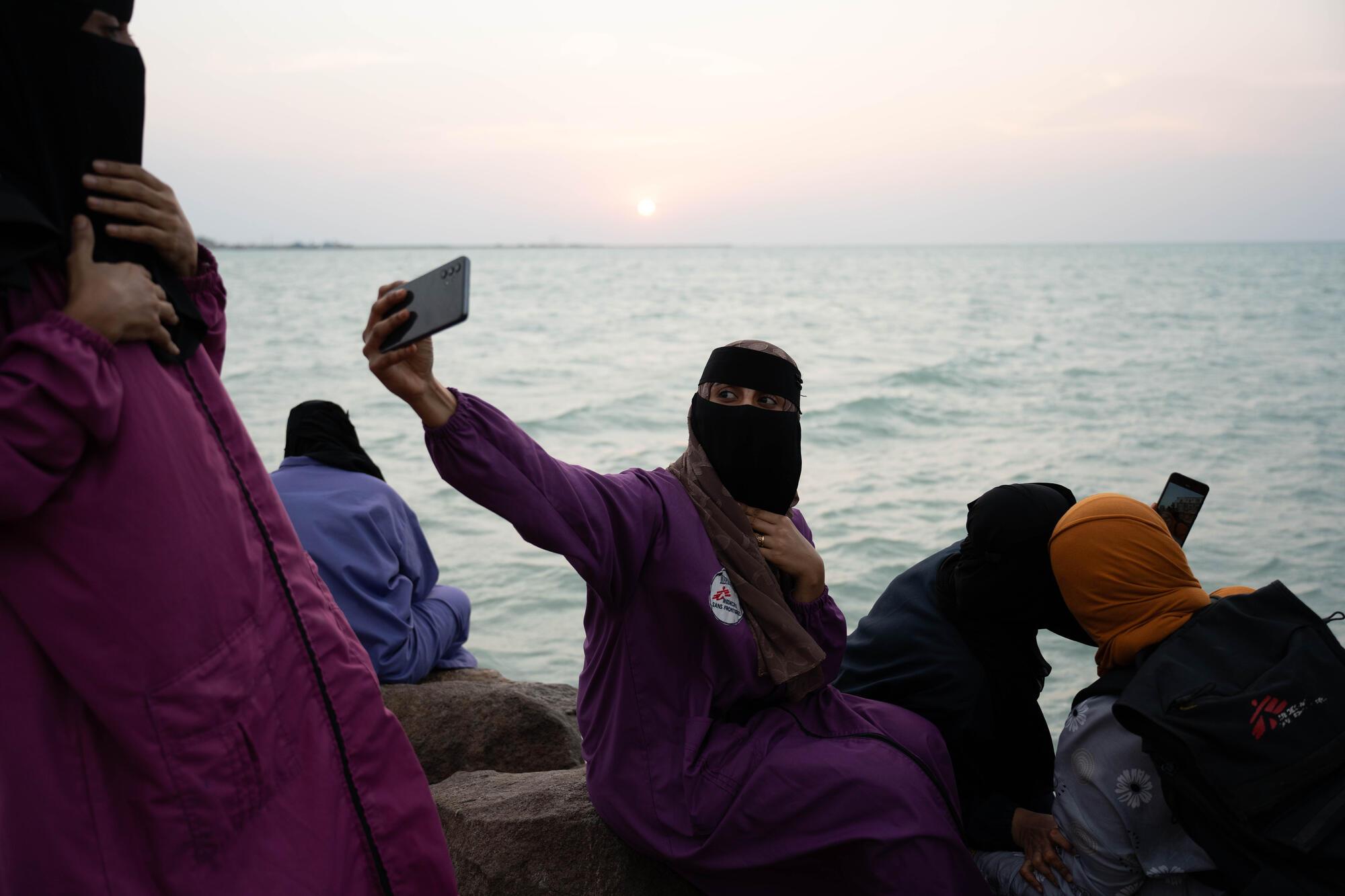 The team of MSF midwives in Mokha decided to end their shift by watching the sunset on the Red Sea. Yemen