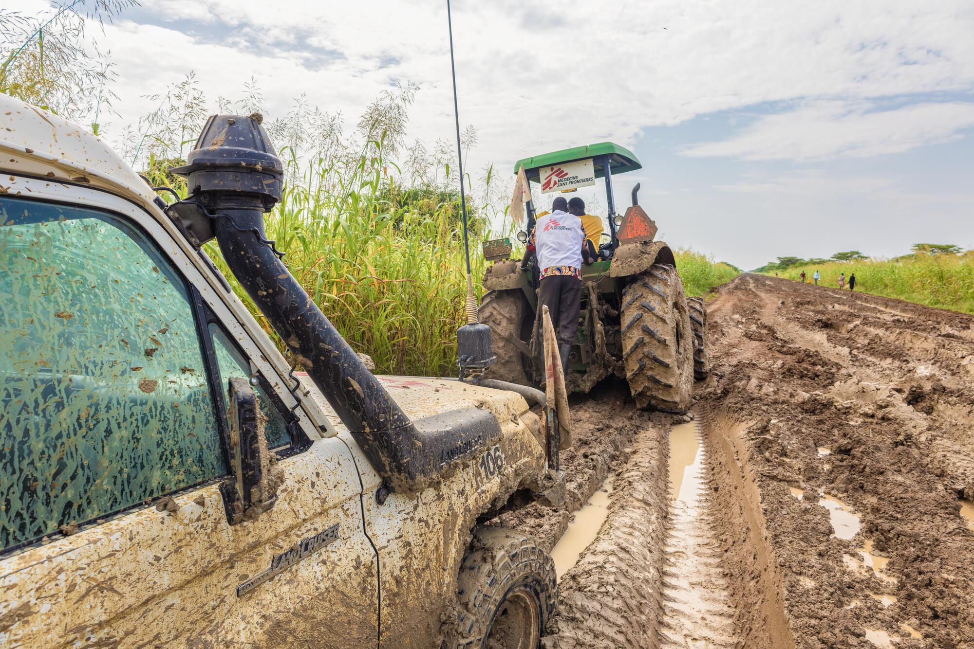 On the road between Abyei Town and Agok, Abyei Special Administrative Area. 