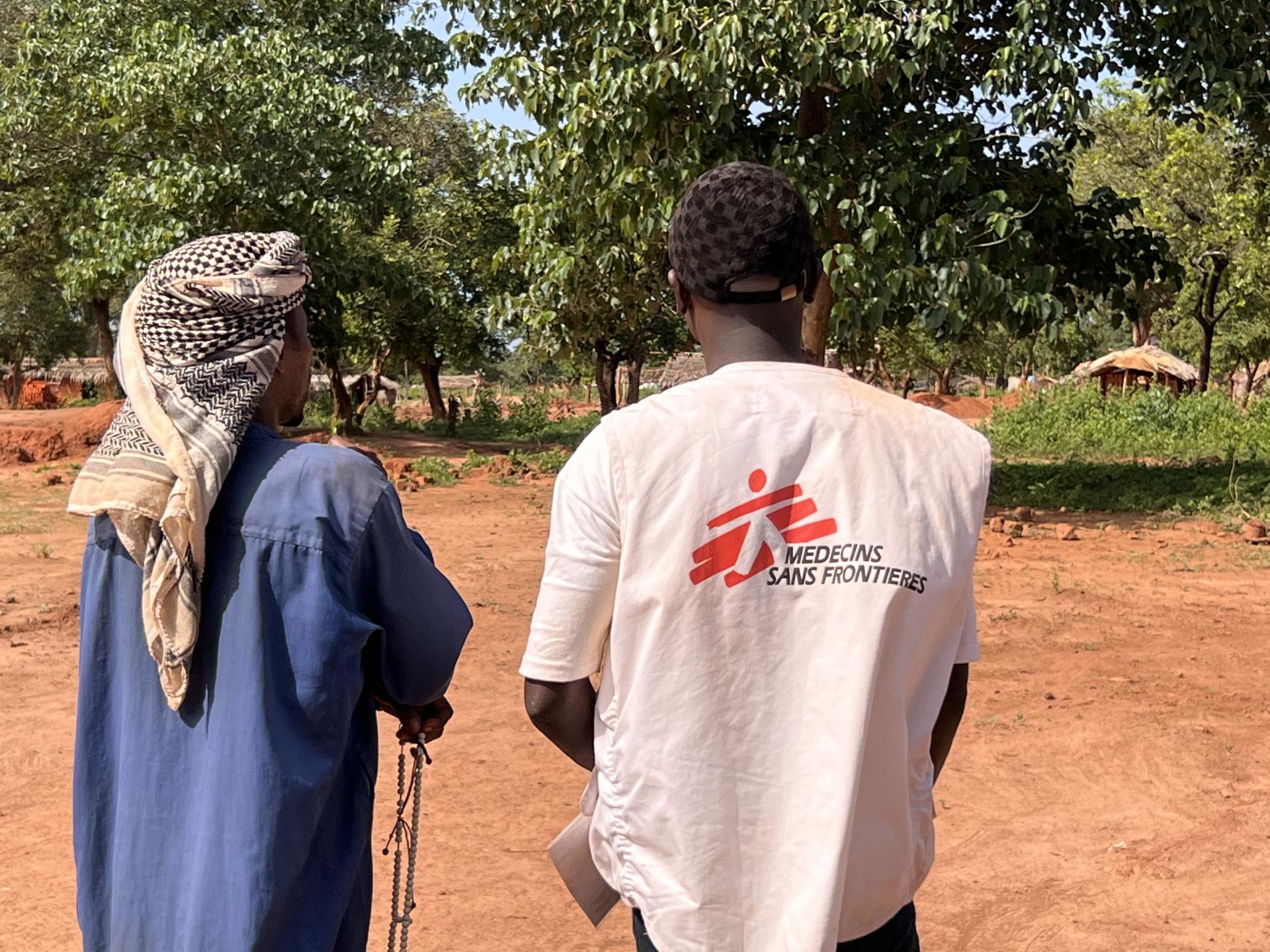 MSF community workers in Wogra