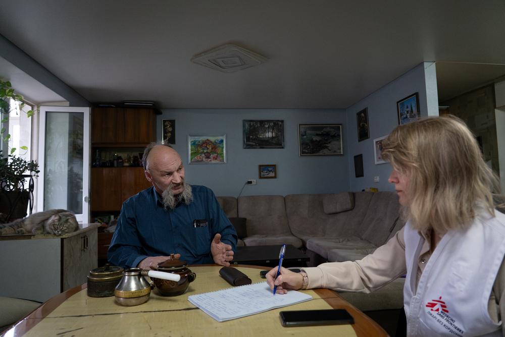 Ukrainian war veteran Oleksii receiving trauma therapy at MSF centre in Vinnytsia.