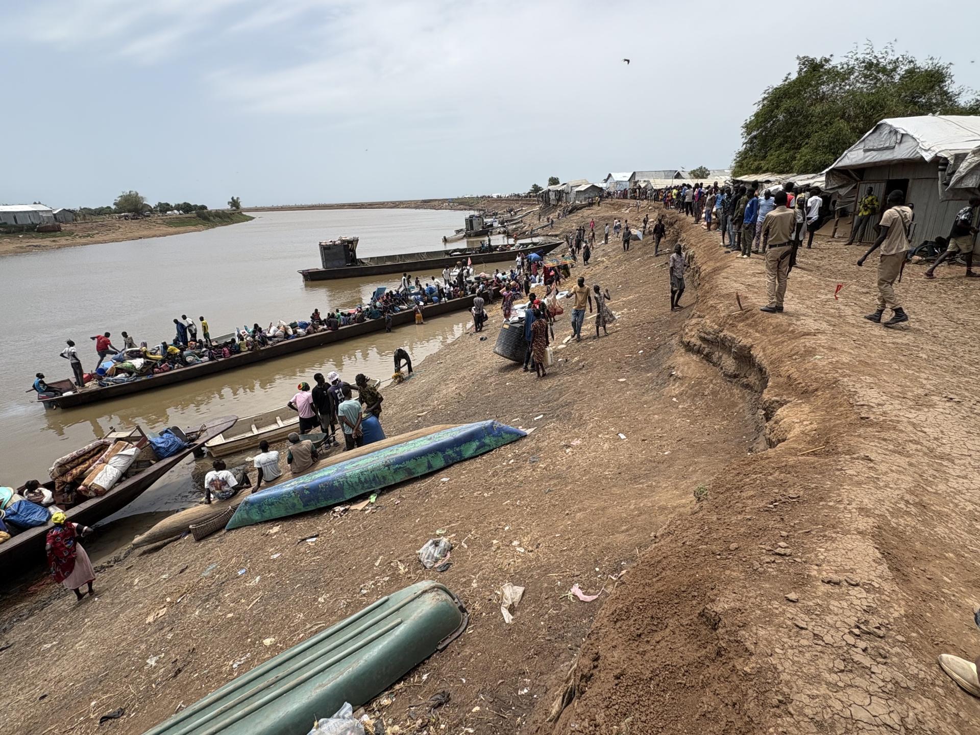 South Sudanese refugees crossing the Baro River into Ethiopia’s Gambella Region to escape conflict in South Sudan, May 2025