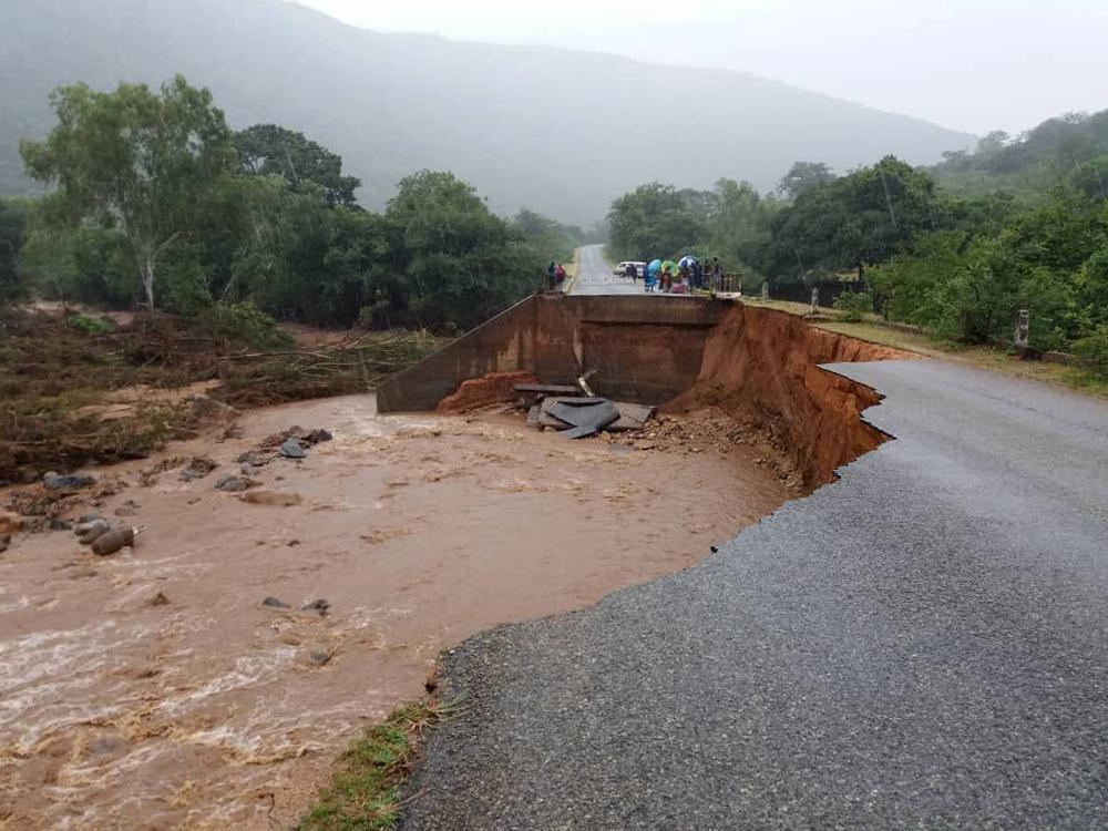 A road in Zimbabwe has been partly washed away following devastation caused by Cyclone Idai, 15 March 2019.