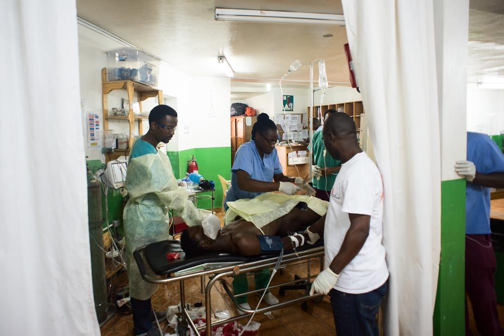 MSF emergency centre in Martissant, Haiti. [ © Christophe Hebting/MSF ] 