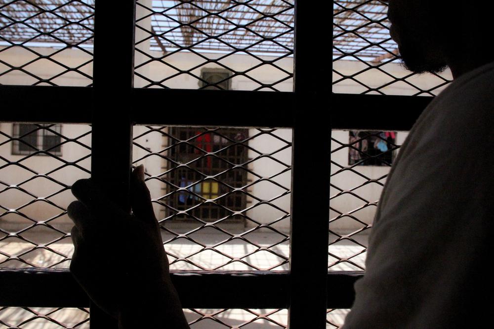 A shipwreck survivor in a Libyan detention centre. [ © Sara Creta/ MSF ] 