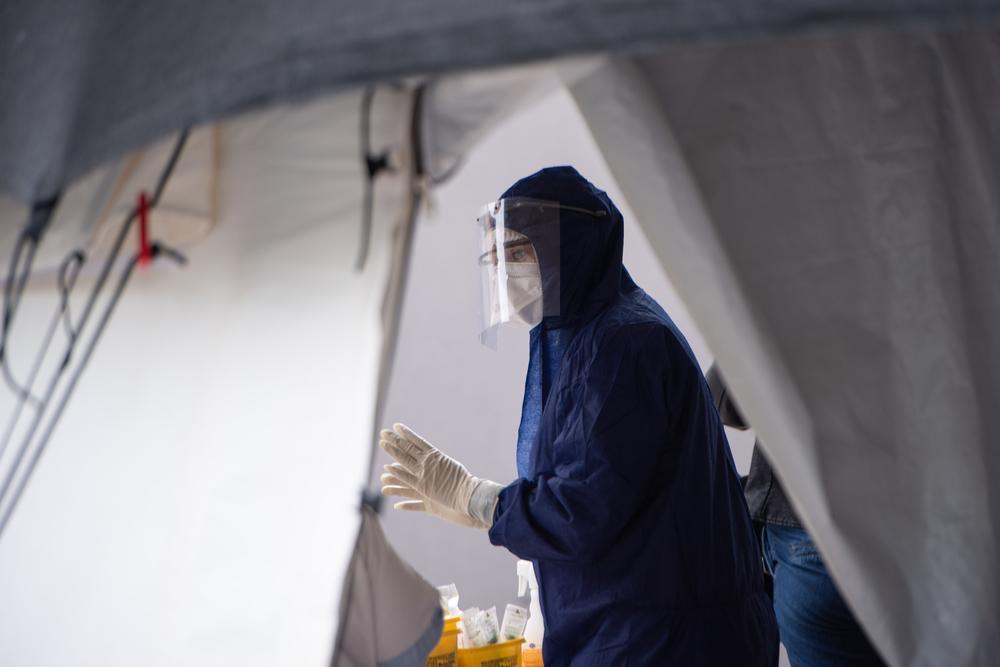 Healthworker in Marseille , France © CLEMENT MAHOUDEAU/MSF