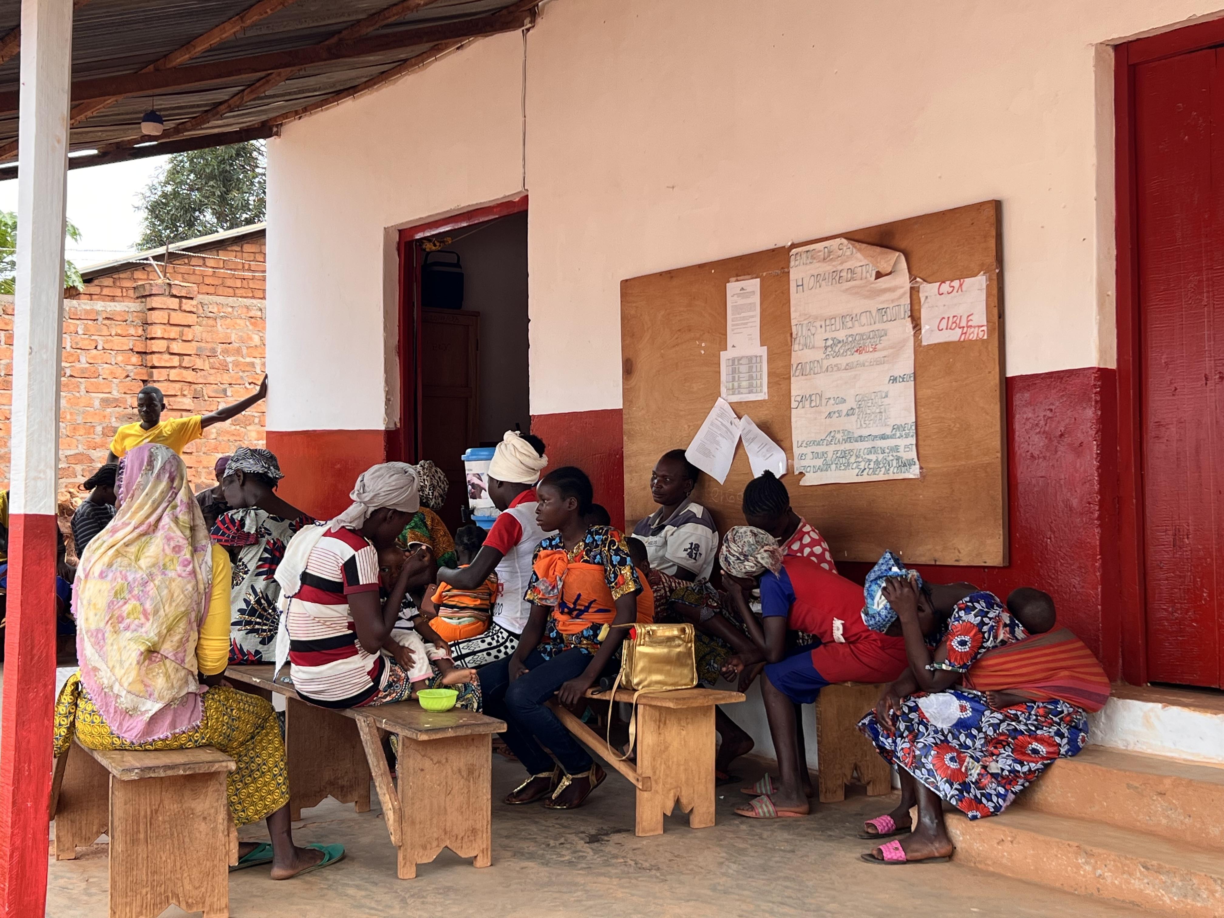 Women waiting for a consultation at the Kidjigra health centre supported by MSF.