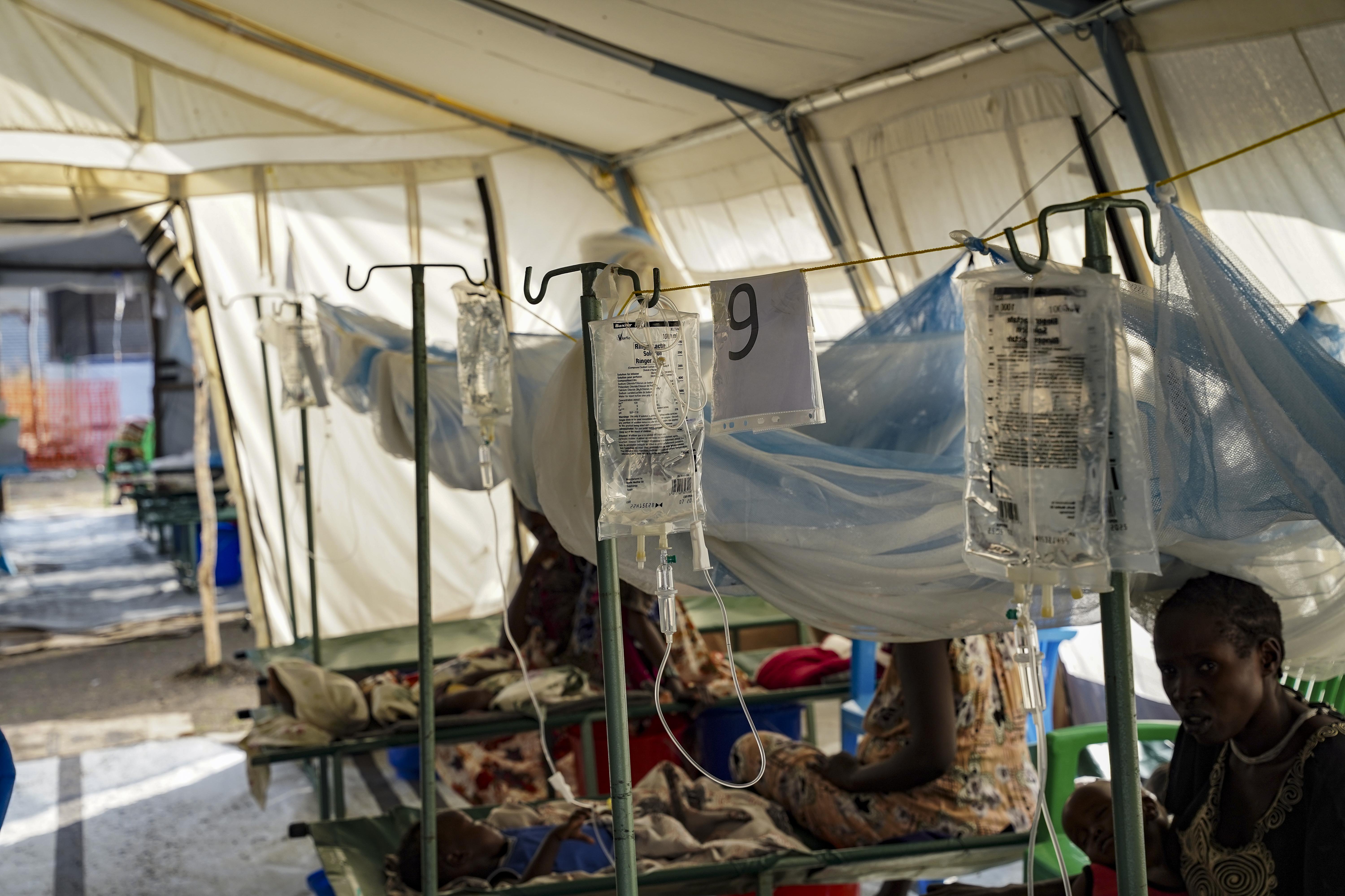 A line of beds at the paediatric ward in the Cholera Treatment Center (CTC). 