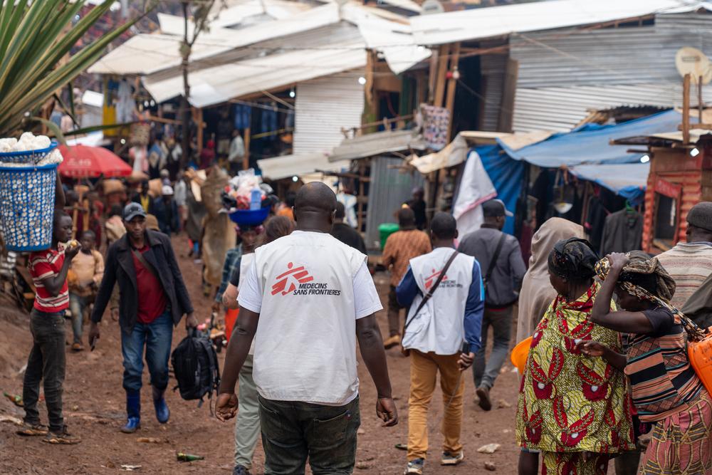 MSF staff descend into Lomera, South Kivu, to engage in community-based awareness raising activities linked to the current cholera outbreak.