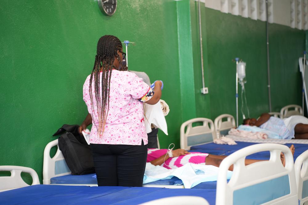 A nurse is taking care of a patient in the MSF-supported Isaïe Jeanty Maternity in Port-au-Prince.