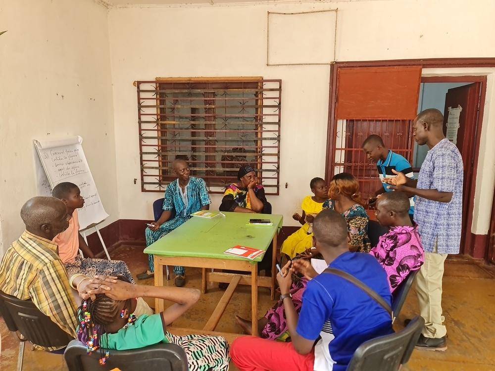 Dr Amangara Damon Togo, diabetes consultant and trainer, conducting a session on diabetes care and patient self-management for health staff and diabetic patients in Carnot.