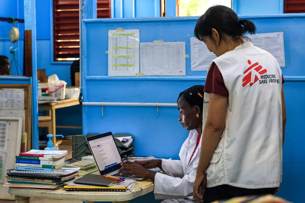 From the pediatric emergency department, Drs. Anaïs Kale-Mea-Kale and Kana Yamada submit a case to the telemedicine platform.